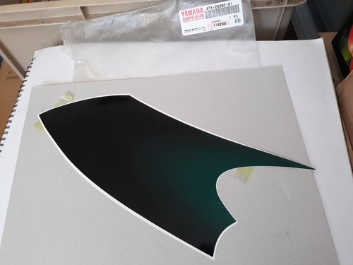 Genuine yamaha right fairing - yamaha,
