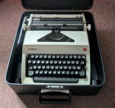 Olympia SM8 Manual Typewriter