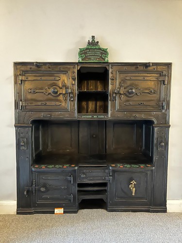 Fantastic tripple oven antique