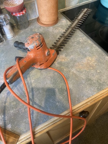 Black and decker hedge trimmer - decker,