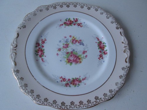 Rose pattern plate with gold
