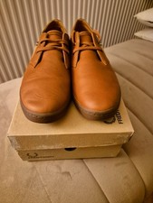Fred Perry Byron Low Tan