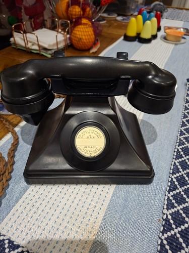 Gpo 232 bakelite telephone - bakelite,