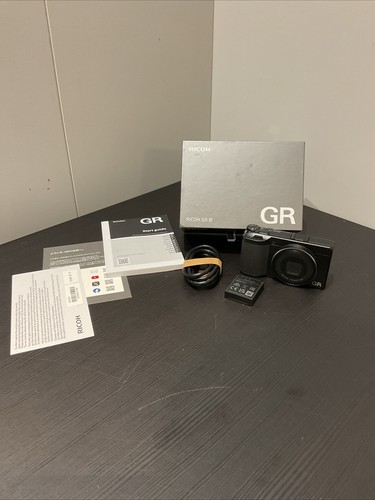 Ricoh compact digital - gr,