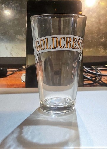Goldcrest logo pint - on, size