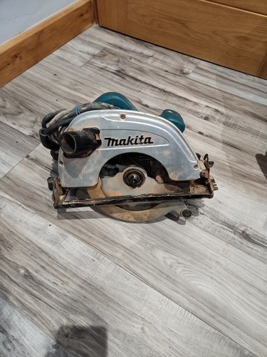 Makita 5704r circular saw 240v - makita,