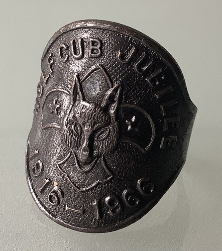 Wolf cub scouts vintage - wolf,