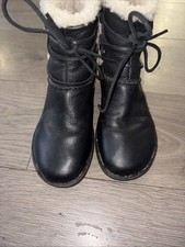 UGG Australia Caspia Black