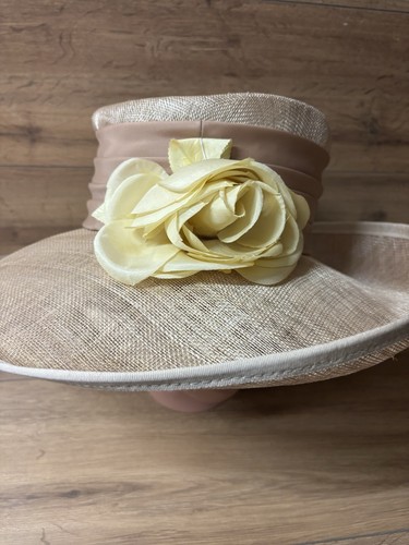 Lady wedding races - lady's,