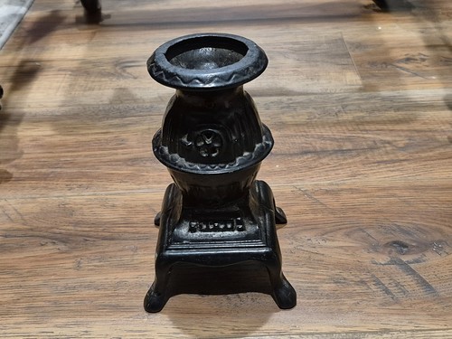 Vintage black cast iron - black, pot