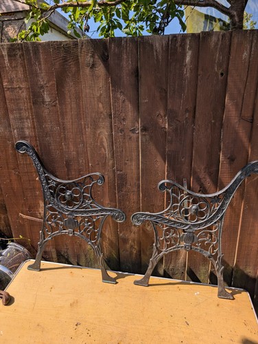 Vintage cast iron lion finial - vintage,