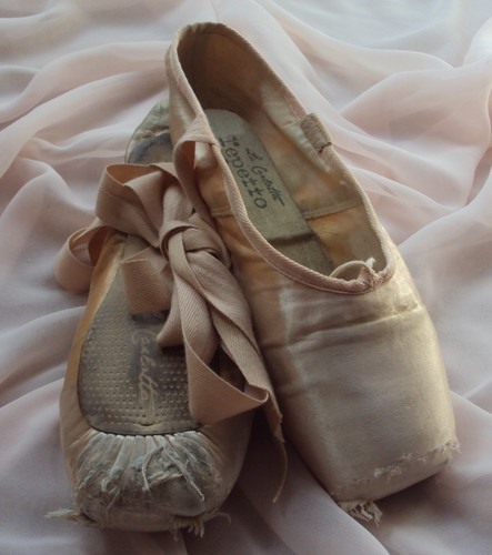 Pointe shoes timeworn pink - pointe,