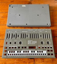 Roland MC-202 Classic Analog
