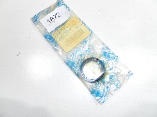 Front wheel hub - wheel, seal