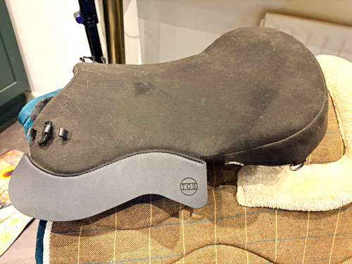 Tcs black suede seat - black,