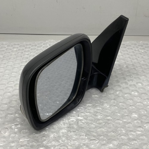 Left door mirror see - door,