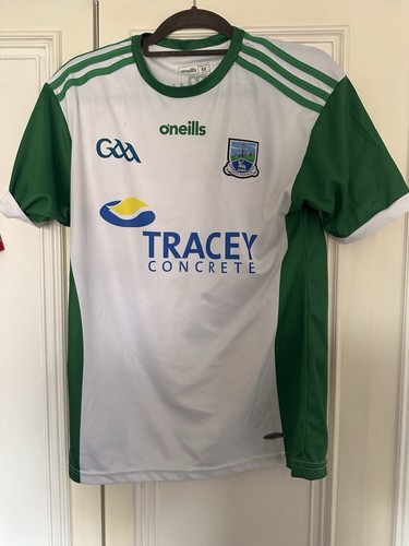 Neills white green - &,