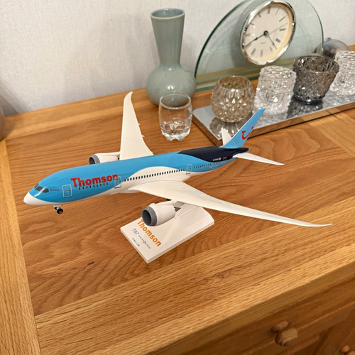Thomson boeing 787 dreamliner - thomson,