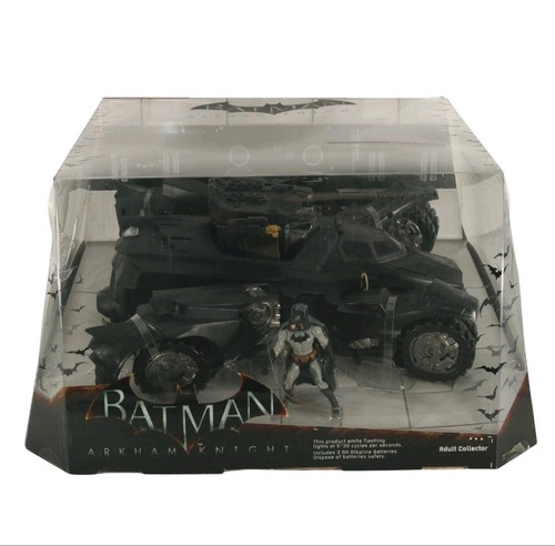 Rare batmobile sdcc exclusive - rare,