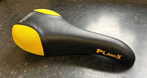 Retro planet yellow old - yellow,