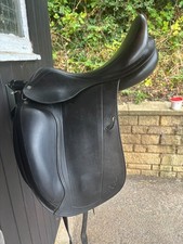 Equipe Emporio dressage saddle 17" Medium fit