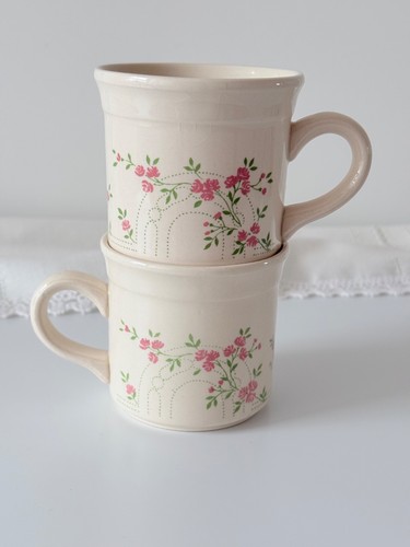 Pair vintage biltons - of, mugs