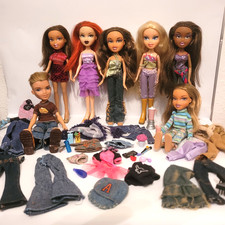 Huge Bratz Doll Bundle x7 dolls plus clothes and extra outfits & accessories #4