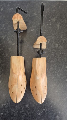 Wooden adjustable shoe - adjustable, trees