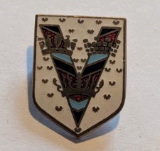 V Victory & 3 Crowns Vintage