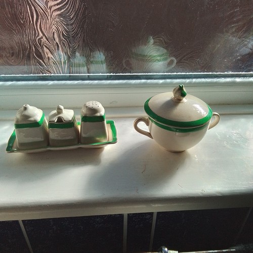 1930 queens green cruet - 'queens,