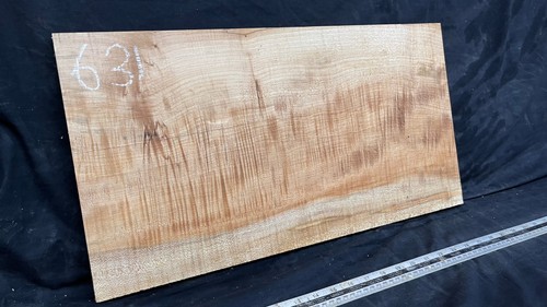 Rippled sycamore tone wood