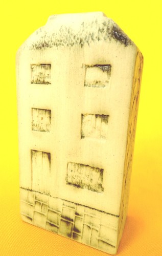Carn pottery box house vase - box,