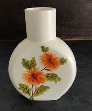Vintage Brentleigh ware pottery vase in the Yeovil shape. Beautiful condition.
