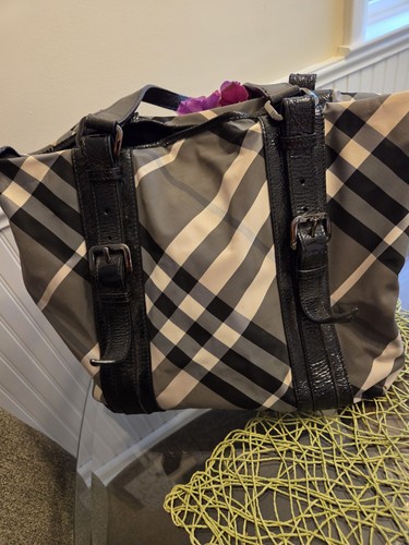 Burberry beat checked shoulder - burberry,