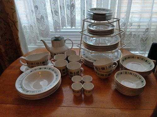 Royal doulton tapastry - doulton, dinner
