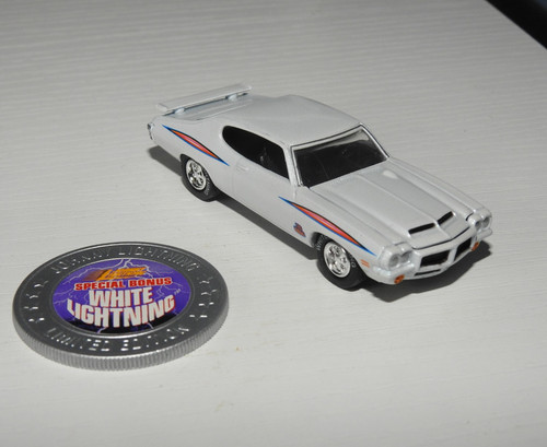 2001 johnny lightning 64 - 2001,