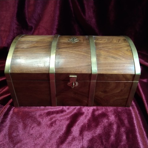 Wood treasure chest - treasure,