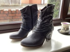 Mustang Boots Size 3 *reduced