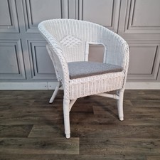Vintage Wicker Tub Chair –