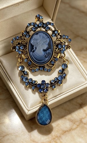 Blue cameo brooch with - cameo,