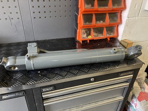 Hydraulic ram 1000284778 45 - ram, 85