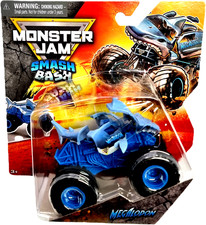 Monster Jam 1:64 SMASH BASH Truck Megalodon