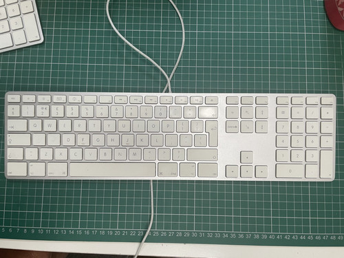 Apple a1243 extended keyboard - apple,