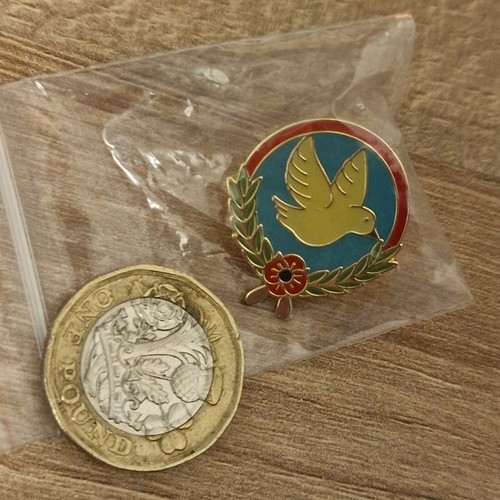 Dove peace poppy badge - peace,