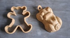 Two vintage Jelly Moulds