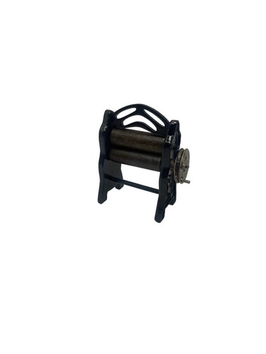 Dolls house mangle - dolls, with
