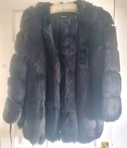 Bnwt boohoo women black - bnwt,