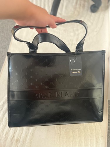 New river island large holiday - river,