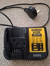 DeWalt DCB113 Battery Charger
