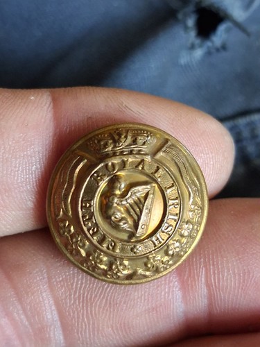 Irish army button royal - army,